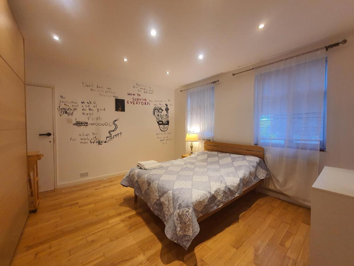Art Double Bed Room 埃奇韦尔 外观 照片